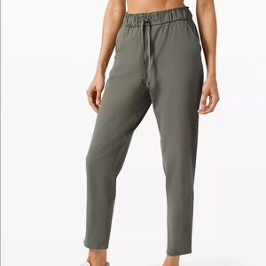 lululemon Keep Moving Joggers 7/8 Grey Sage
